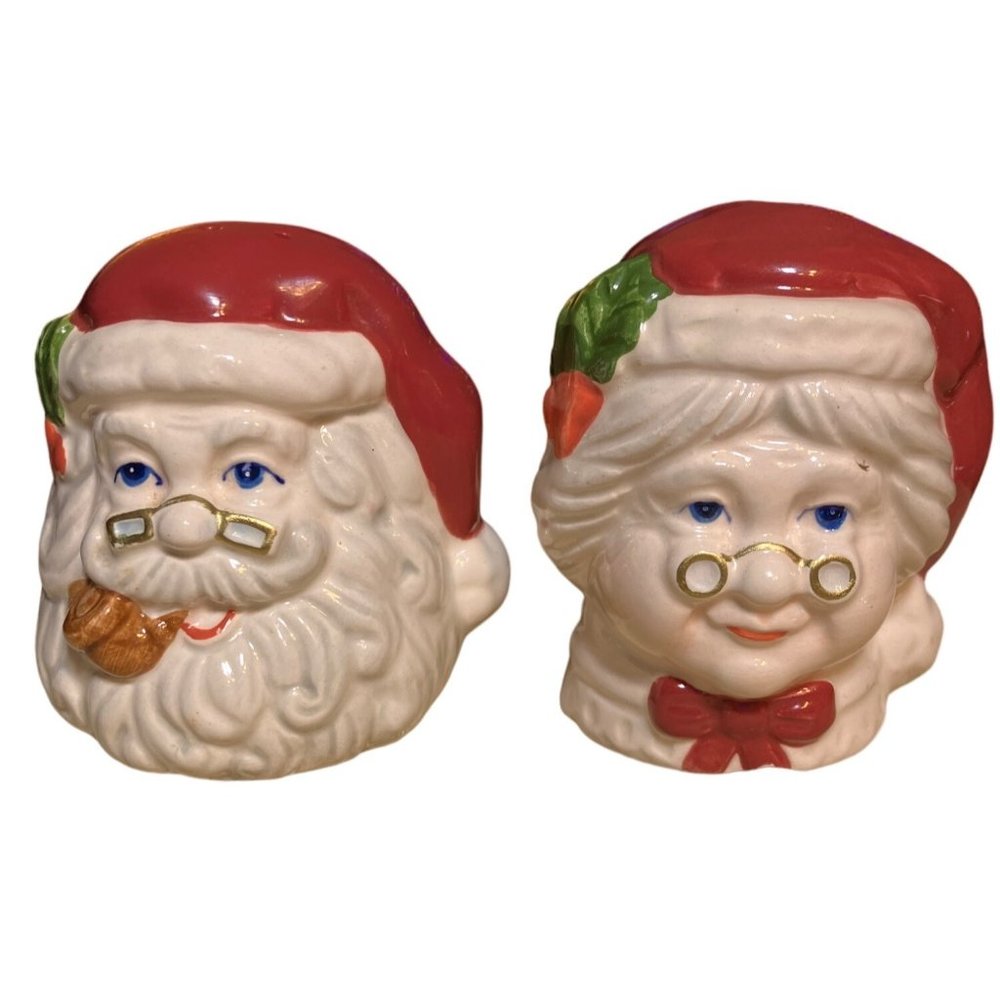 Papel Santa and Mrs Claus Salt and Pepper Shaker Set